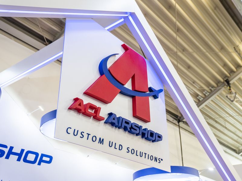 ACL Airshop logo at trade show booth